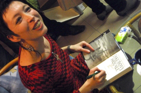 Daniela Mičanová při křtu nové knihy, zdroj: hustopece-city.cz