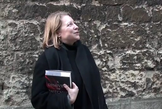 FOTO:  Deborah Harknessová při provádění po Oxfordu