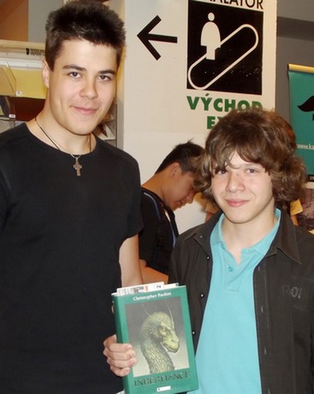 FOTO: Luděk a Martin, fanoušci v čele nekonečné fronty