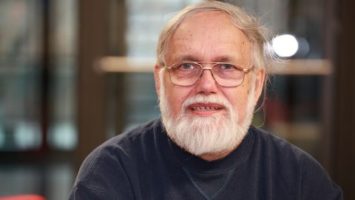 FOTO: Spisovatel Josef Pecinovský