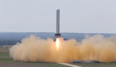 FOTO: Testovací raketa Grasshopper SpaceX