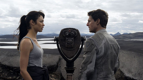 FOTO: Nevědomí - Olga Kurylenko a Tom Cruise