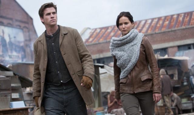 FOTO: Hunger Games: Vražedná pomsta - Liam Hemsworth a Jennifer Lawrence - Bontonfilm
