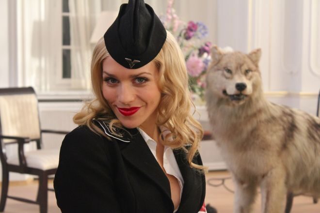 Julia Dietze jako Renata Richterová