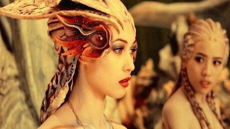 FOTO: Olga Kurylenko ve filmu Empires of the Deep