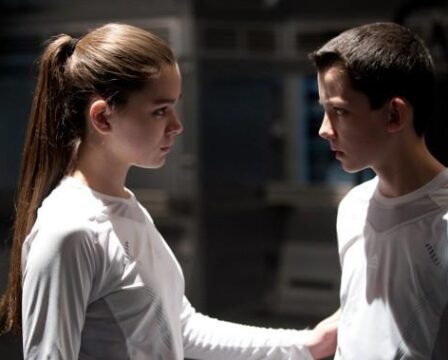 FOTO: Enderova hra - Hailee Steinfeld a Asa Butterfield - Bontonfilm CZ (2)