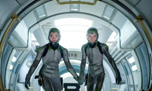 FOTO: Enderova hra - Hailee Steinfeld a Asa Butterfield - Bontonfilm CZ (3)