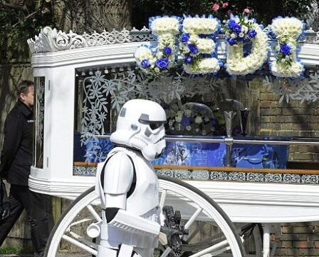 FOTO: Pohřeb Star Wars na přání chlapce