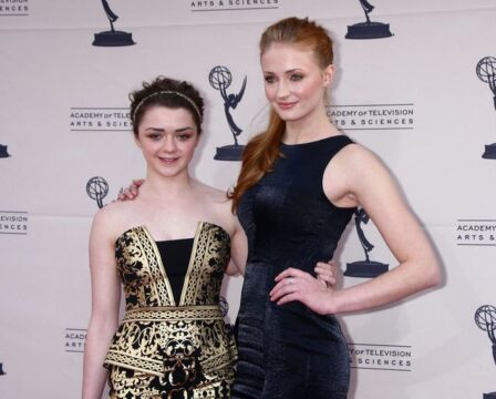 Sophie Turner a Maisie Williams alias Sansa a Arya ze Hry o trůny