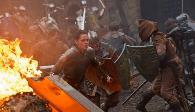 FOTO: Kristen Stewart ve filmu Sněhurka a myslivec