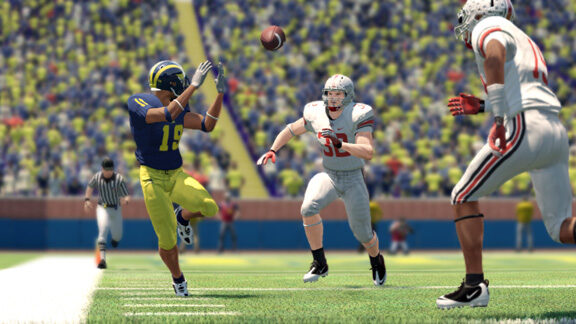 NCAAF13gameplay