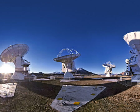 FOTO: Panoramtický snímek observatoře ALMA